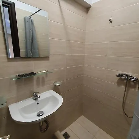 Bed & Breakfast Center Solomou 2*